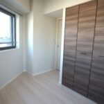 洋室4.7帖(寝室)
